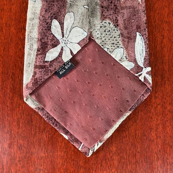 Christopher Barnes 100% Silk Tie - Picture 3 of 4